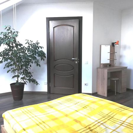 Guest House Аirport เบรสต์ ภายนอก รูปภาพ